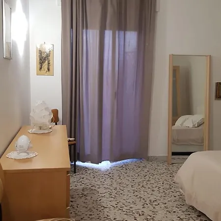 Levante Castriota * Bari