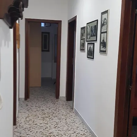 Levante Castriota Apartment *